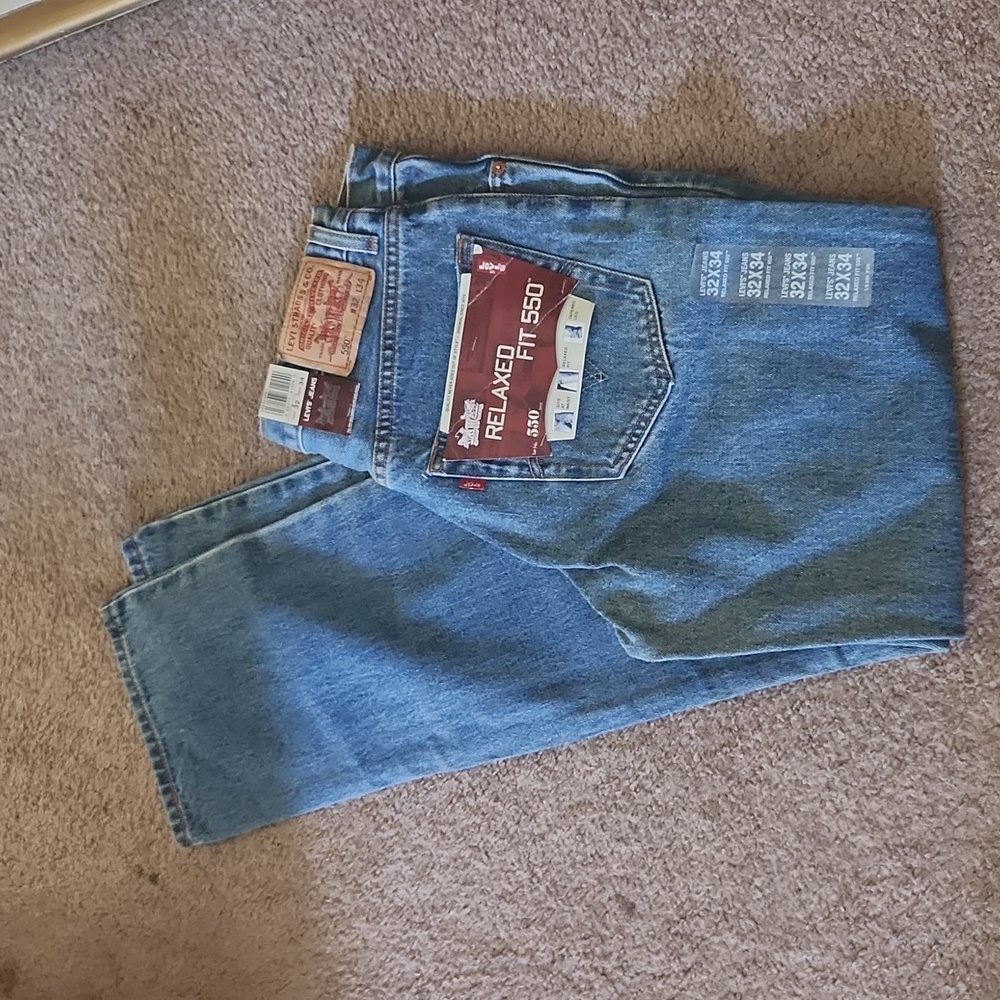 NWT Levi’s 559 Relaxed Fit 550 Straight Leg Stretch Jeans 32WX34L